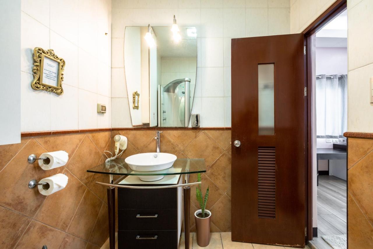 Casa Heradurra Uno/Dos マニラ市 エクステリア 写真