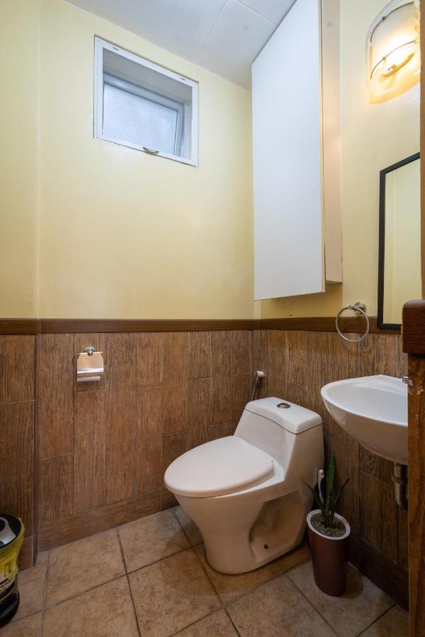 Casa Heradurra Uno/Dos マニラ市 エクステリア 写真